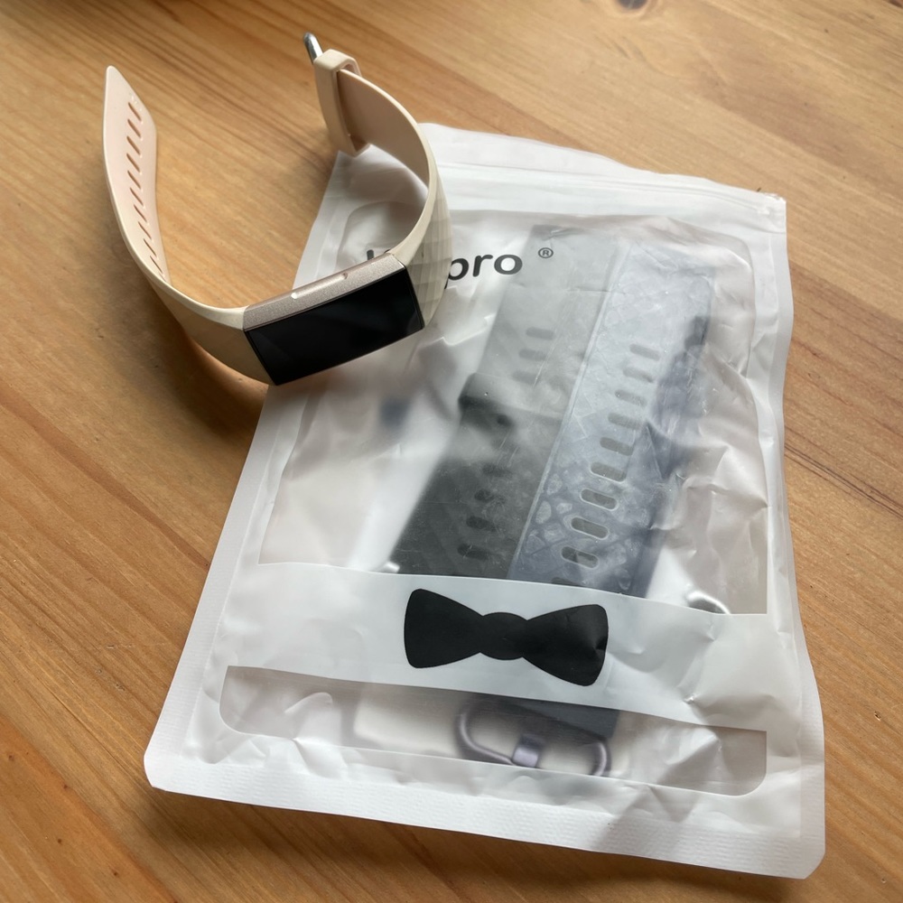 Fitbit Charge 3 and 3 additional wristbands